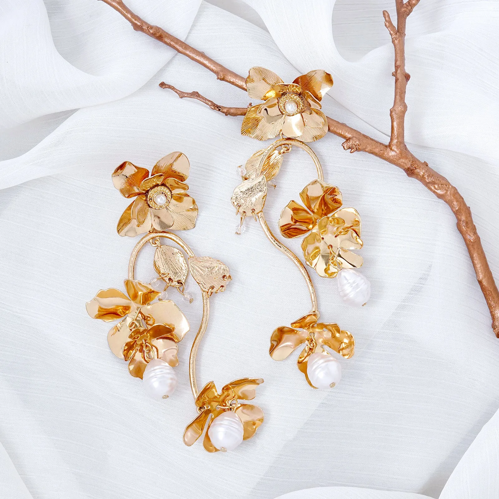 Narcissus Gold Earrings